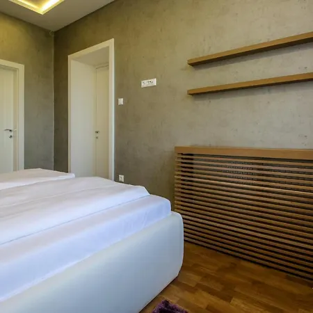 Basilica View Hercegrpimas Luxury Apartment *